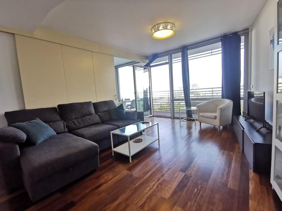 Апартаменти Ral48 Сан-Адріа-де-Бесос Екстер'єр фото